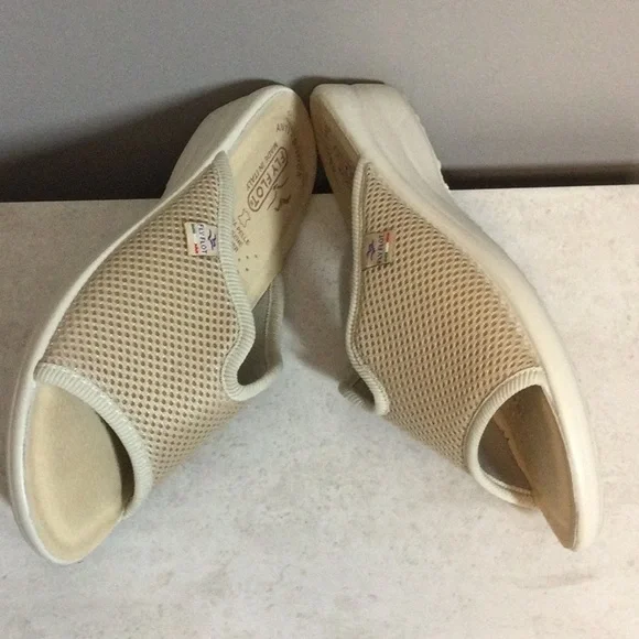 6.5 EU 37 FlyFlot Italian tan mesh slip on sandals - Picture 9 of 12